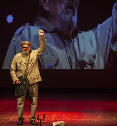 CURRICULUM DE UN COMUNISTA